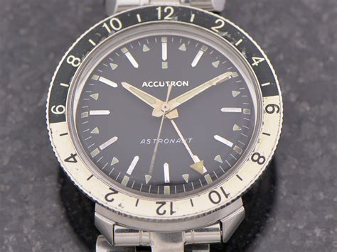 bulova accutron astronaut bezel